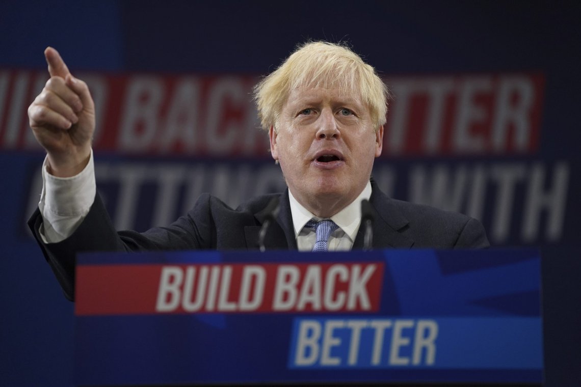 Boris Johnson har lenge spilt på lag med klimalobbyen, under slagordet Build Back Better. Nå er det tegn på at han er i ferd med å snu, for å prioritere at britene har råd til varme og mat. Foto: AP /Jon Super /NTB Boris Johnson har lenge spilt på lag med klimalobbyen, under slagordet Build Back Better. Nå er det tegn på at han er i ferd med å snu, for å prioritere at britene har råd til varme og mat. Foto: AP /Jon Super /NTB