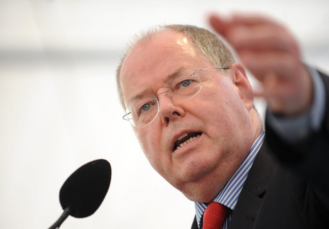 Tysklands tidligere finansminister Peer Steinbrück advarer om dårlige tider i vente. Foto: Andreas Gebert / AP / NTB Tysklands tidligere finansminister Peer Steinbrück advarer om dårlige tider i vente. Foto: Andreas Gebert / AP / NTB