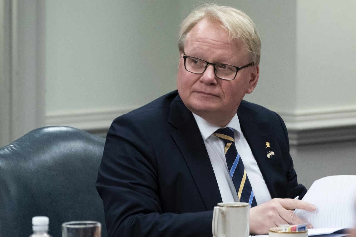Sveriges forsvarsminister Peter Hultqvist lover ytterligere støtte til Ukraina.
Foto: Alex Brandon / AP Photo / NTB Sveriges forsvarsminister Peter Hultqvist lover ytterligere støtte til Ukraina.
Foto: Alex Brandon / AP Photo / NTB