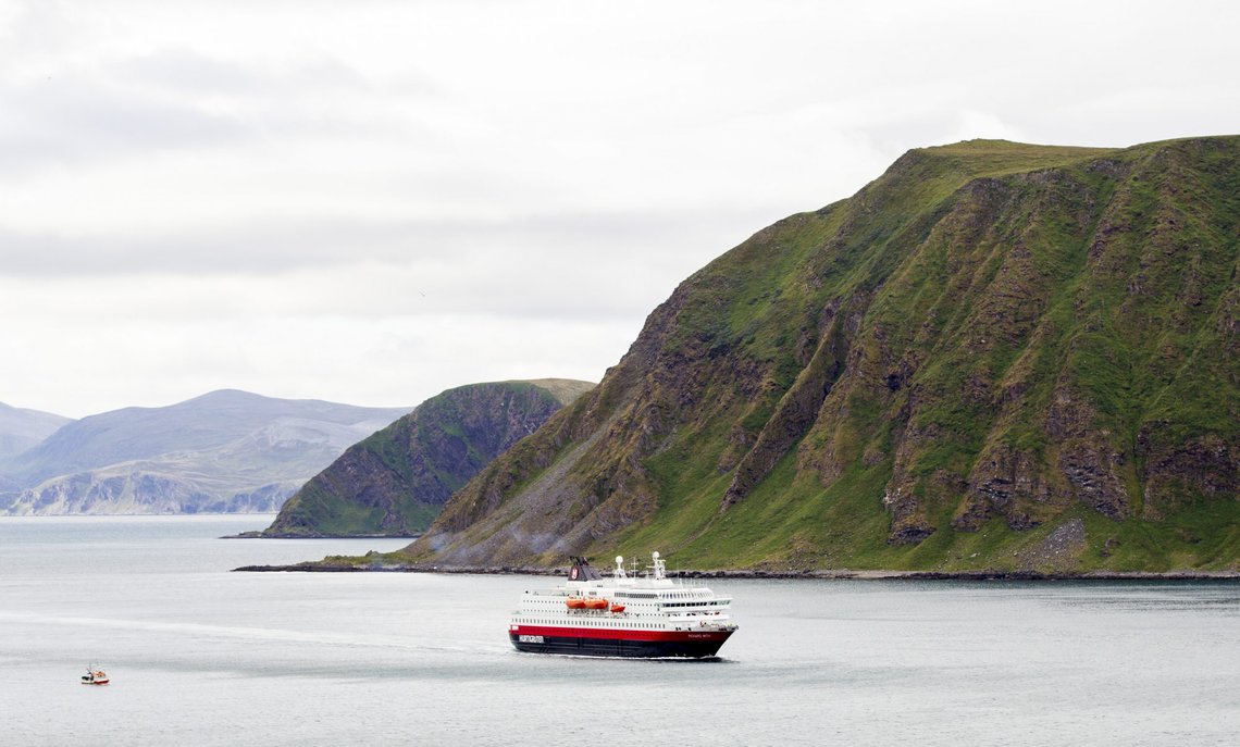 Hurtigruten "MS Richard With" utenfor Honningsvåg på Magerøya i Finnmark. Fra neste høst skal Hurtigruten seile fra Oslo til Nordkapp. Foto: Vegard Wivestad Grøtt / NTB Hurtigruten "MS Richard With" utenfor Honningsvåg på Magerøya i Finnmark. Fra neste høst skal Hurtigruten seile fra Oslo til Nordkapp. Foto: Vegard Wivestad Grøtt / NTB