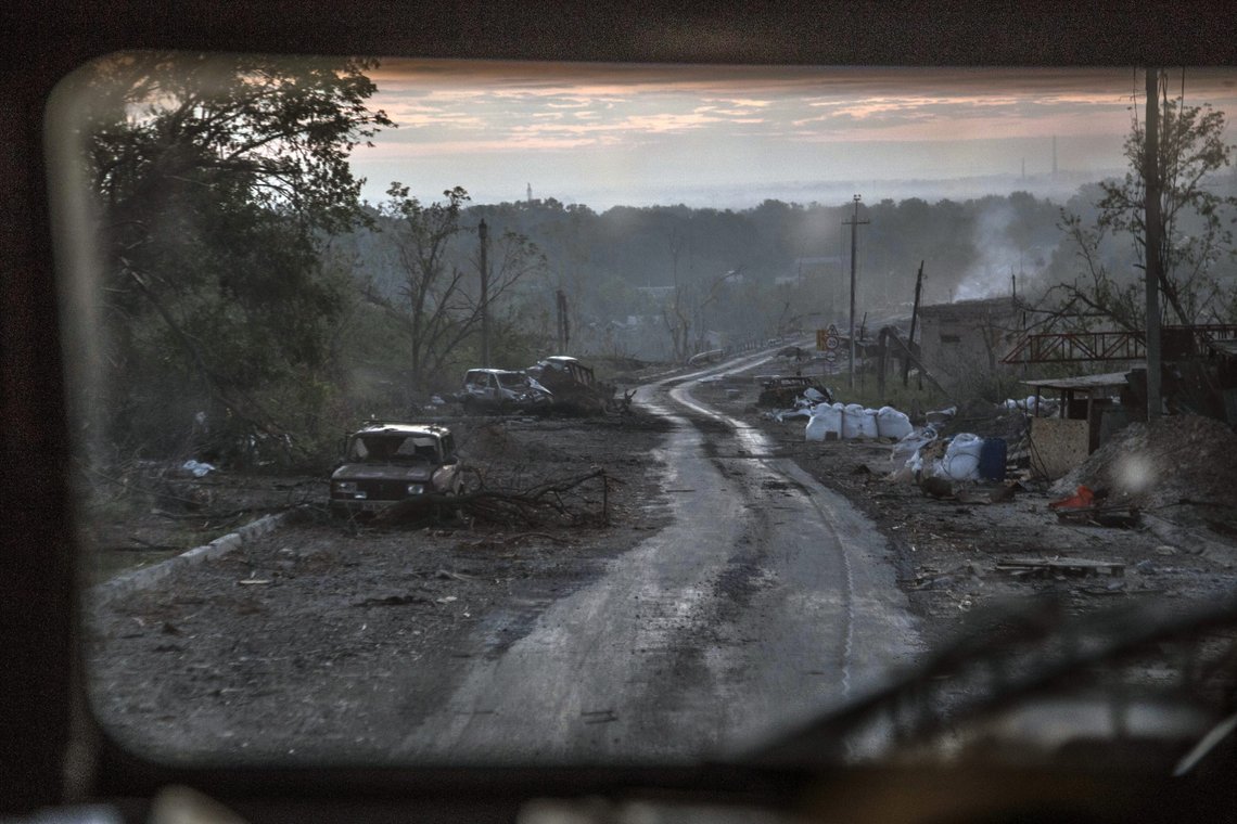 Deler av Sievjerodonetsk er lagt i ruiner, og det harde kampene fortsetter. Foto: Oleksandr Ratusjniak / AP / NTB Deler av Sievjerodonetsk er lagt i ruiner, og det harde kampene fortsetter. Foto: Oleksandr Ratusjniak / AP / NTB