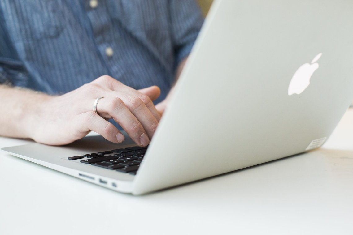 Politimannen hadde over 70.000 barnepornografiske bilder på datamaskinen sin.
Foto: Berit Roald / NTB Politimannen hadde over 70.000 barnepornografiske bilder på datamaskinen sin.
Foto: Berit Roald / NTB