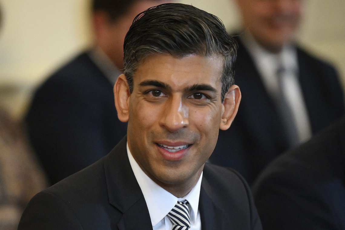 Britenes finansminister Rishi Sunak er i ferd med å miste kontrollen over britisk økonomi. Inflasjonen har nå passert 9 prosent og til høsten venter man inflasjon på tosifret nivå. Foto: Daniel Leal/ AP/ NTB Britenes finansminister Rishi Sunak er i ferd med å miste kontrollen over britisk økonomi. Inflasjonen har nå passert 9 prosent og til høsten venter man inflasjon på tosifret nivå. Foto: Daniel Leal/ AP/ NTB
