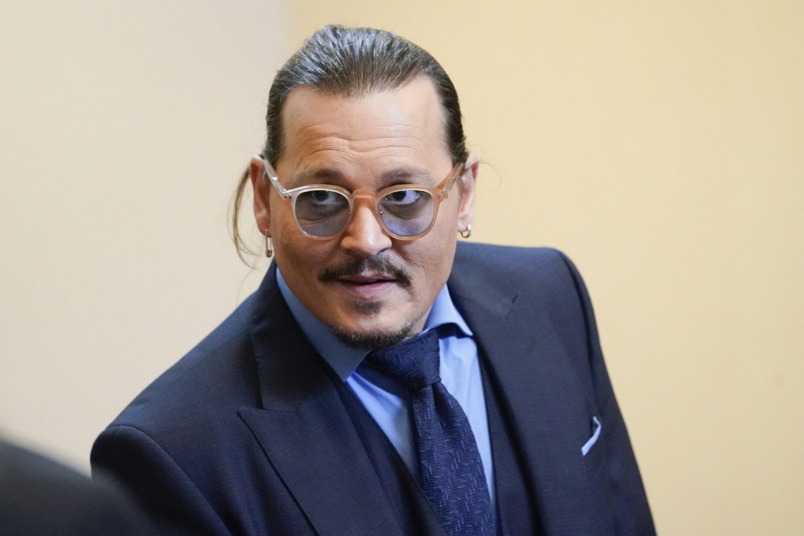 Skuespilleren Johnny Depp saksøkte sin ekskone Amber Heard for injurier etter at hun i en artikkel publisert i hennes navn i The Washington Post refererte til seg selv som en offentlig person som har vært utsatt for vold i hjemmet. Foto: Steve Helber / AP / NTB Skuespilleren Johnny Depp saksøkte sin ekskone Amber Heard for injurier etter at hun i en artikkel publisert i hennes navn i The Washington Post refererte til seg selv som en offentlig person som har vært utsatt for vold i hjemmet. Foto: Steve Helber / AP / NTB