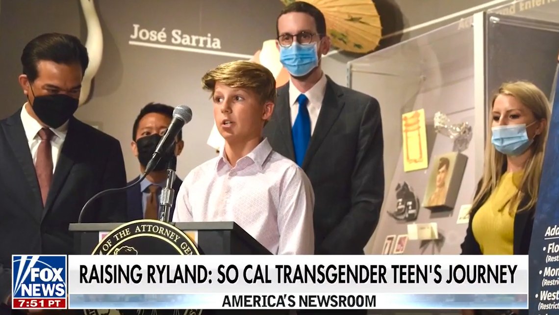 Familien Whittington. I bakgrunnen ser vi delstatssenator Scott Wiener (D). Skjermdump Fox News Familien Whittington. I bakgrunnen ser vi delstatssenator Scott Wiener (D). Skjermdump Fox News