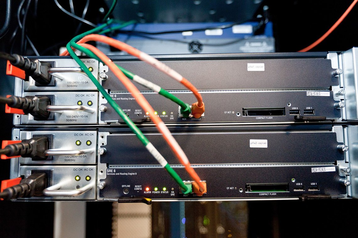 Ikke la deg skremme, å installere vpn krever ingen ekstra kabler eller spesielle dataferdigheter, men det koster vanligvis noen kroner pr. måned. Foto: Helpameout / Wikimedia Commons Ikke la deg skremme, å installere vpn krever ingen ekstra kabler eller spesielle dataferdigheter, men det koster vanligvis noen kroner pr. måned. Foto: Helpameout / Wikimedia Commons