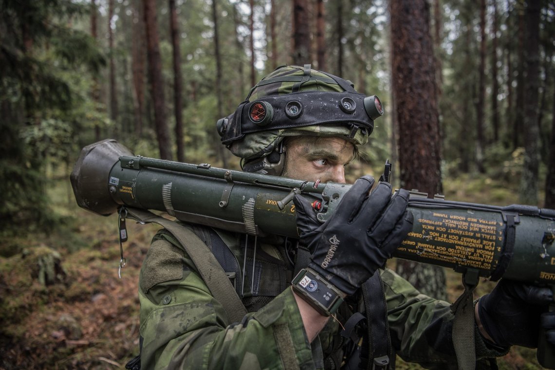 Svensk skyttesoldat med panserskudd m / 86.
Foto: Pressebilde Försvarsmakten Svensk skyttesoldat med panserskudd m / 86.
Foto: Pressebilde Försvarsmakten