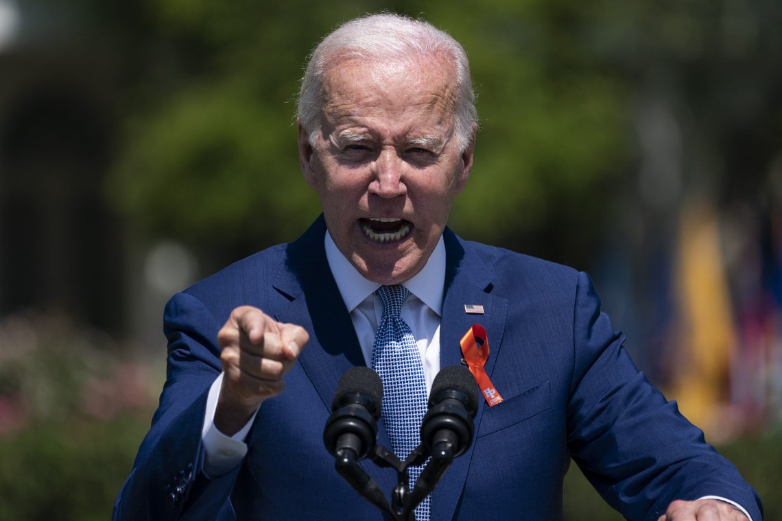 Da Trump ville hente arbeidsplassene hjem til USA ble han kritisert. Nå gjør Biden det samme, og faktisk er det enkelte i EU som reagerer. Foto: AP /Evan Vucci/ NTB Da Trump ville hente arbeidsplassene hjem til USA ble han kritisert. Nå gjør Biden det samme, og faktisk er det enkelte i EU som reagerer. Foto: AP /Evan Vucci/ NTB