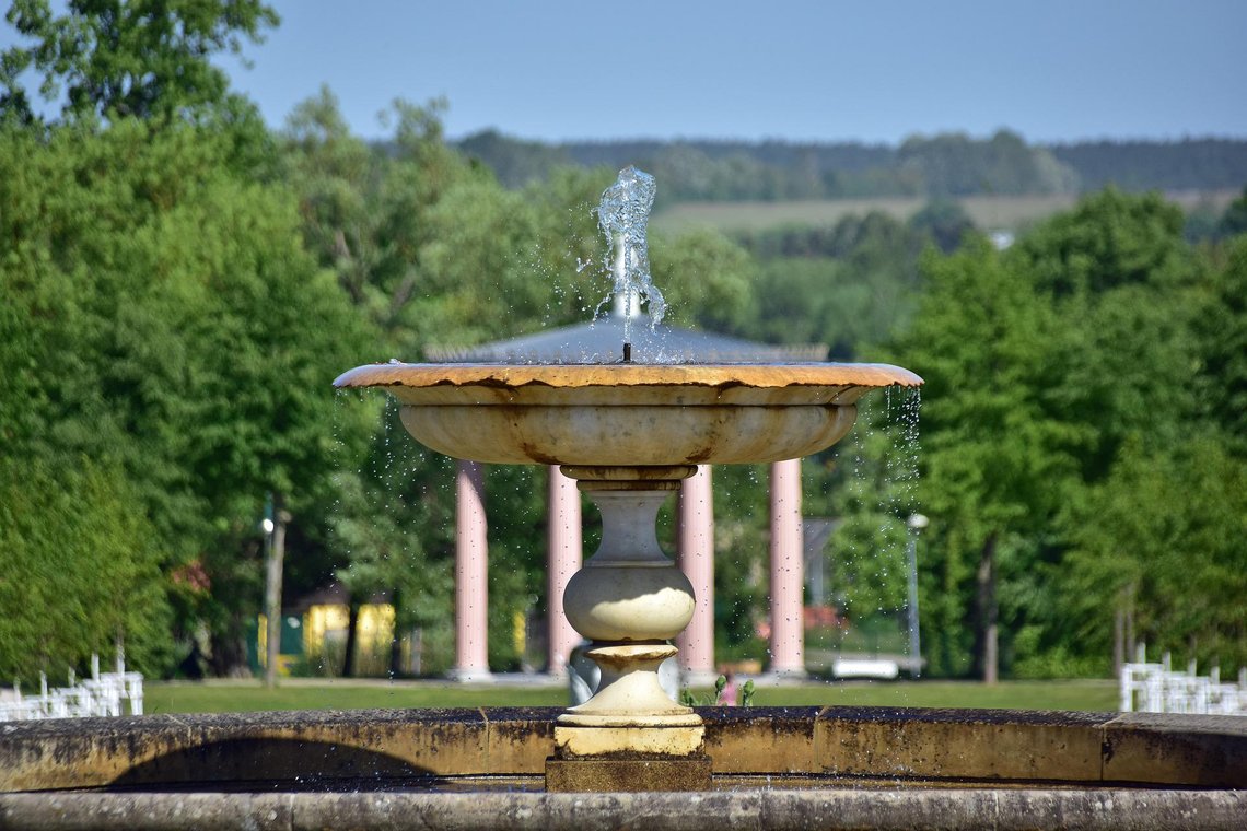 Slottsparken i Neustrelitz, hvor en angivelig 16 år gammel afghansk asylsøker voldtok en 11 år gammel jente, men slapp straff. Nå beskrives dommen som en skandale. Foto: Pixabay Slottsparken i Neustrelitz, hvor en angivelig 16 år gammel afghansk asylsøker voldtok en 11 år gammel jente, men slapp straff. Nå beskrives dommen som en skandale. Foto: Pixabay