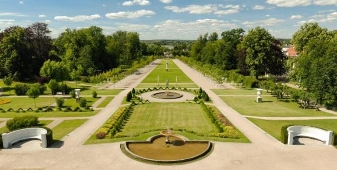 Neustrelitz slottspark, åstedet for voldtekten av en 11 år gammel jente. Den afghanske gjerningsmannen slipper fengsel. Slik møtes det gamle og det nye Europa. Foto: Visit Mecklenburg-Vorpommern Neustrelitz slottspark, åstedet for voldtekten av en 11 år gammel jente. Den afghanske gjerningsmannen slipper fengsel. Slik møtes det gamle og det nye Europa. Foto: Visit Mecklenburg-Vorpommern