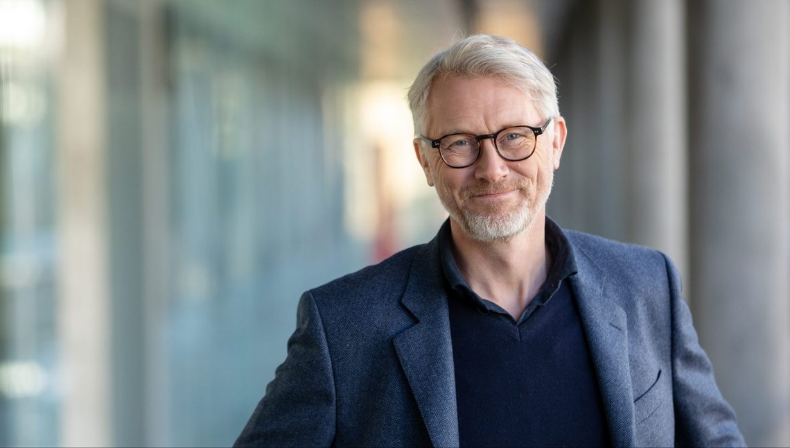 Fredrik Græsvik jobber fortsatt i TV 2, sier sjefredaktør Olav T. Sandnes. Foto: Eivind Senneset, TV 2 Fredrik Græsvik jobber fortsatt i TV 2, sier sjefredaktør Olav T. Sandnes. Foto: Eivind Senneset, TV 2