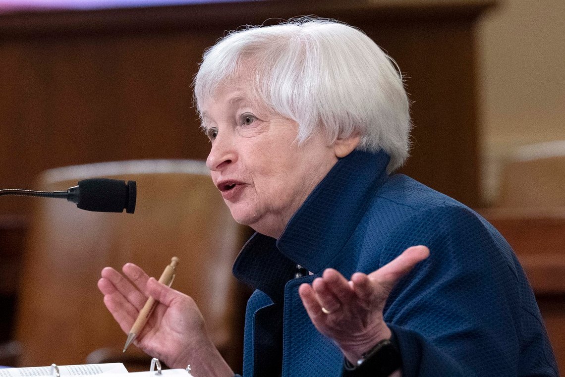 USAs finansminister Janet Yellen sier at den amerikanske økonomien krymper, men at den ikke er i resesjon. Yellen nekter å se virkeligheten i hvitøyet. Resultatet kan bli katastrofalt. Foto: Jose Luis Magana / AP / NTB USAs finansminister Janet Yellen sier at den amerikanske økonomien krymper, men at den ikke er i resesjon. Yellen nekter å se virkeligheten i hvitøyet. Resultatet kan bli katastrofalt. Foto: Jose Luis Magana / AP / NTB