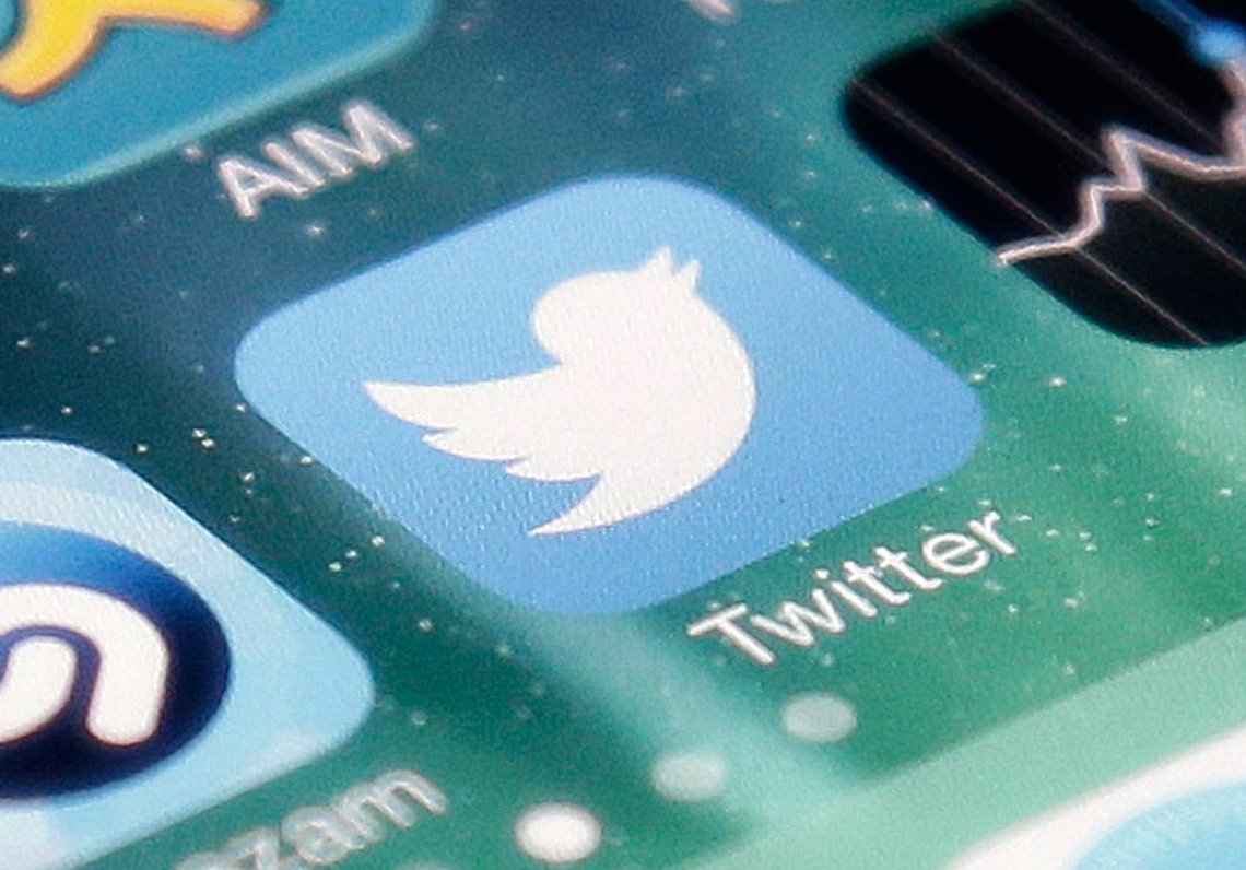 Elon Musk trekker seg fra avtalen om å kjøpe Twitter, men Twitter går til retten for å tvinge ham til å kjøpe. Foto: Marcio Jose Sanchez / AP / NTB Elon Musk trekker seg fra avtalen om å kjøpe Twitter, men Twitter går til retten for å tvinge ham til å kjøpe. Foto: Marcio Jose Sanchez / AP / NTB