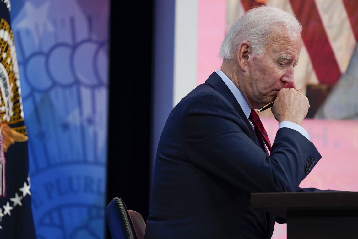 Joe Biden vil ha flere påfyllingsdoser med koronavaksine. Foto: AP/Evan Vucci Joe Biden vil ha flere påfyllingsdoser med koronavaksine. Foto: AP/Evan Vucci