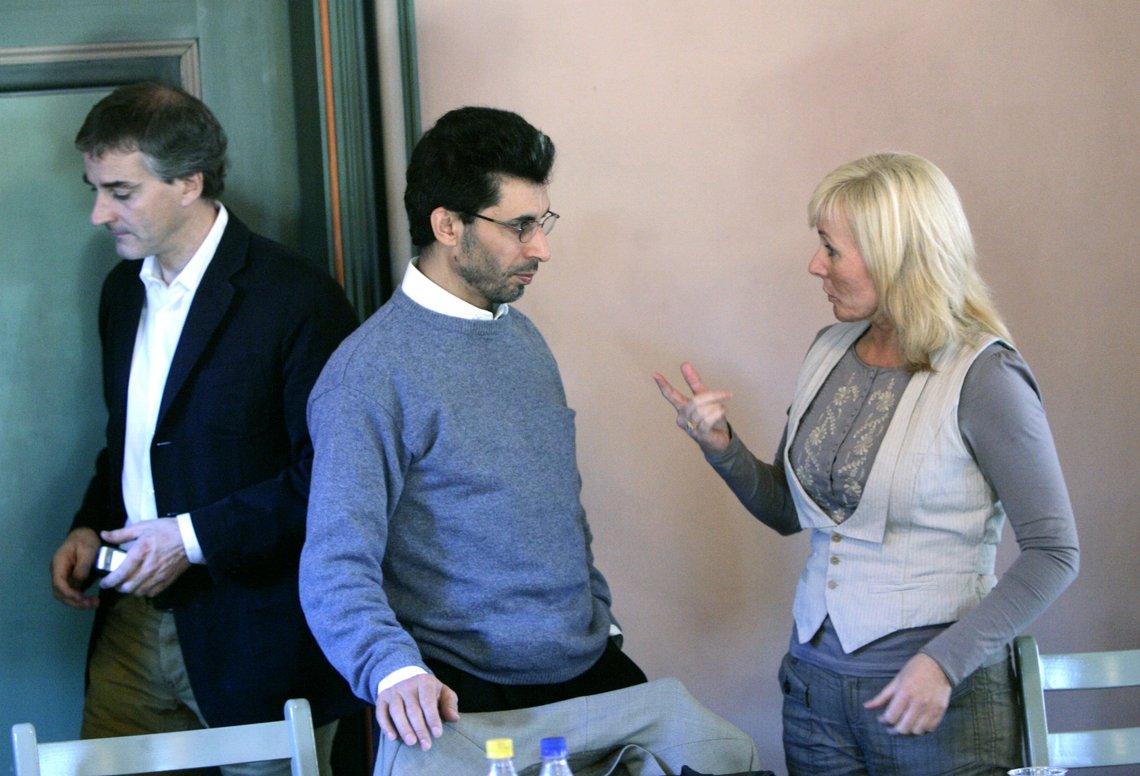 OSLO 20061111: Utenriksminister Jonas Gahr Støre (bak t.v.), imam Basim Ghozlan og Beate Slydal fra Amnesty Norge var blant innlederne til en debatt om ytringsfriheten på forfatterforeningens medlemsmøte i Oslo.
Foto: Morten Holm / NTB OSLO 20061111: Utenriksminister Jonas Gahr Støre (bak t.v.), imam Basim Ghozlan og Beate Slydal fra Amnesty Norge var blant innlederne til en debatt om ytringsfriheten på forfatterforeningens medlemsmøte i Oslo.
Foto: Morten Holm / NTB
