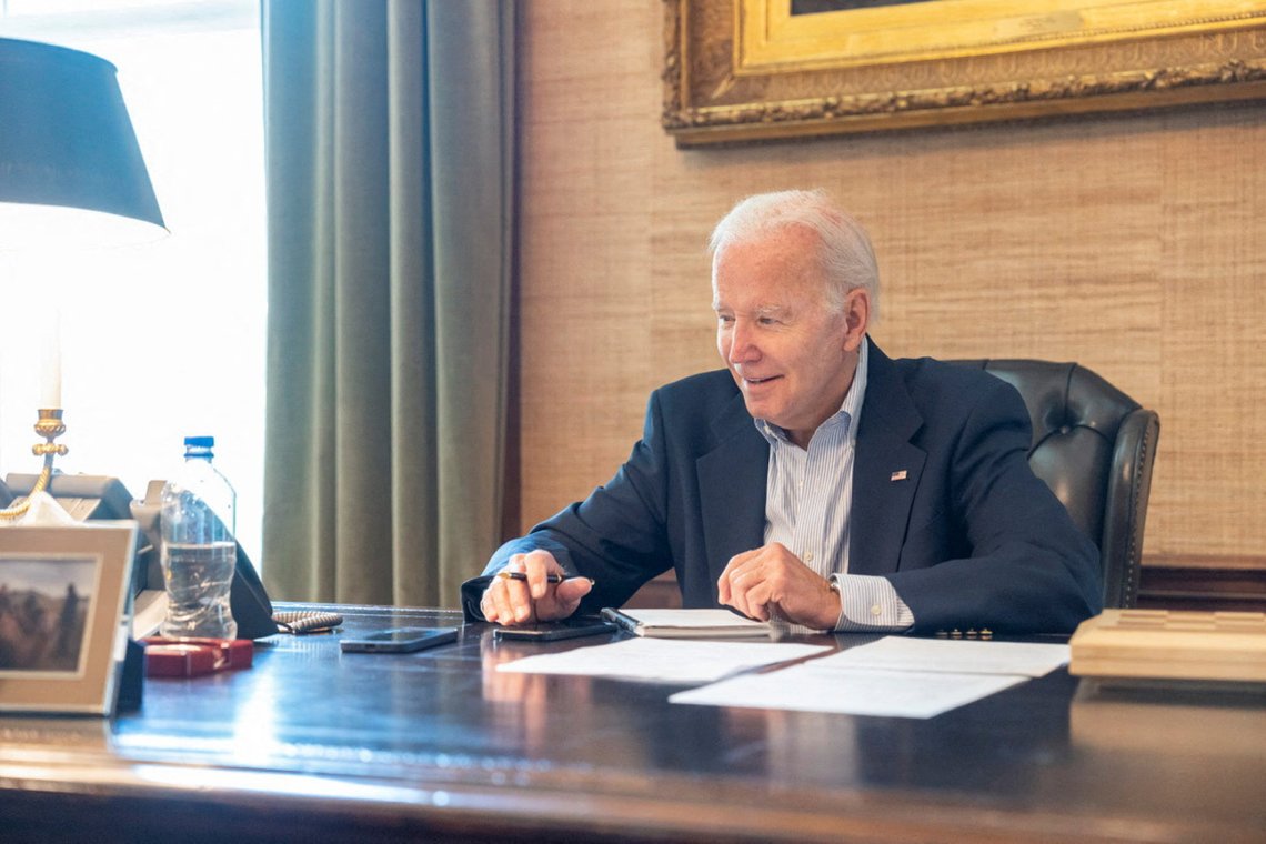 President Biden sitter isolert i Det hvite hus etter å ha testet positivt for Covid-19. Nå ber han om 37 millioner dollar til en føderal plan for å bekjempe kriminalitet. Foto: Twitter/ POTUS/ Reuters/ NTB President Biden sitter isolert i Det hvite hus etter å ha testet positivt for Covid-19. Nå ber han om 37 millioner dollar til en føderal plan for å bekjempe kriminalitet. Foto: Twitter/ POTUS/ Reuters/ NTB