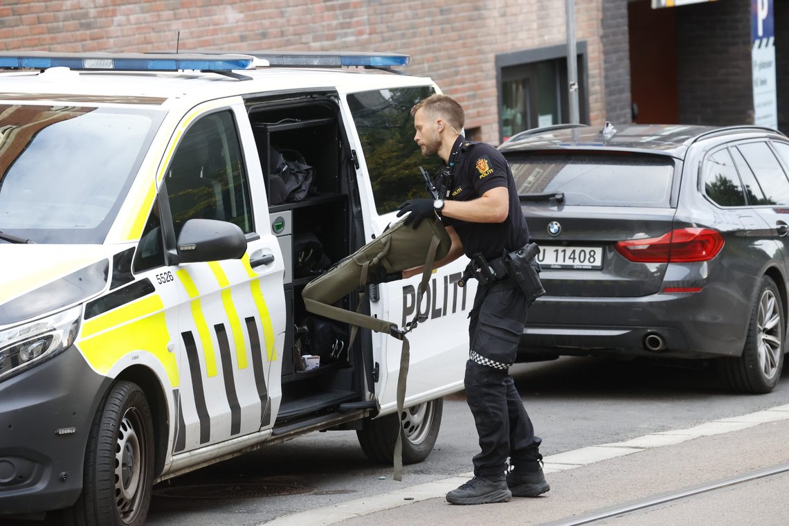 Oslo: 20220726
Politiet jobber på stedet etter melding om en voldsepisode i Trondheimsveien.
Foto: Tor Erik Schrøder / NTB Oslo: 20220726
Politiet jobber på stedet etter melding om en voldsepisode i Trondheimsveien.
Foto: Tor Erik Schrøder / NTB