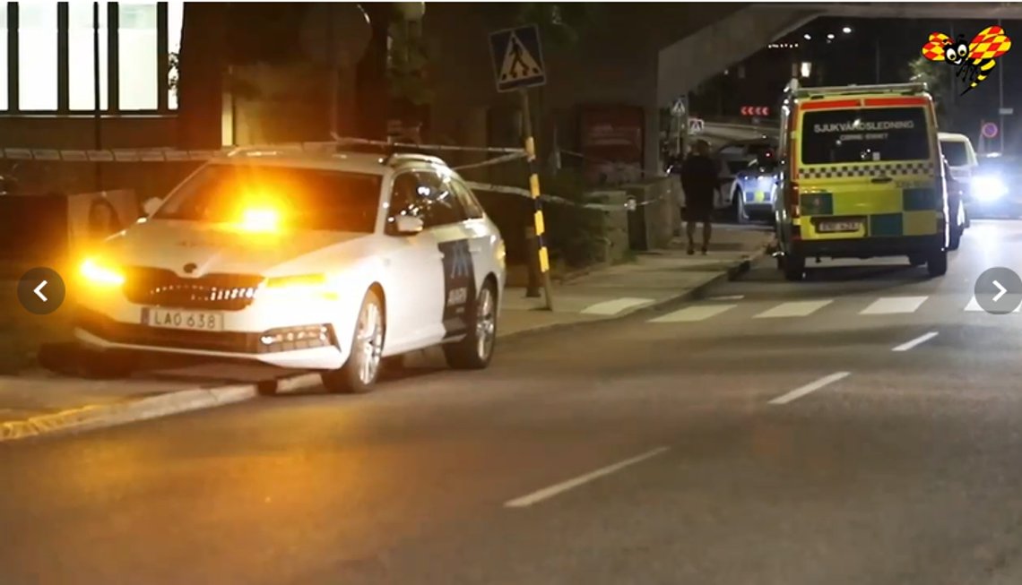 En ordningsvakt ansatt i vaktselskapet Avarn Security ble skutt i løpet av fredag kveld.
Foto: Skjermdump video Expressen En ordningsvakt ansatt i vaktselskapet Avarn Security ble skutt i løpet av fredag kveld.
Foto: Skjermdump video Expressen