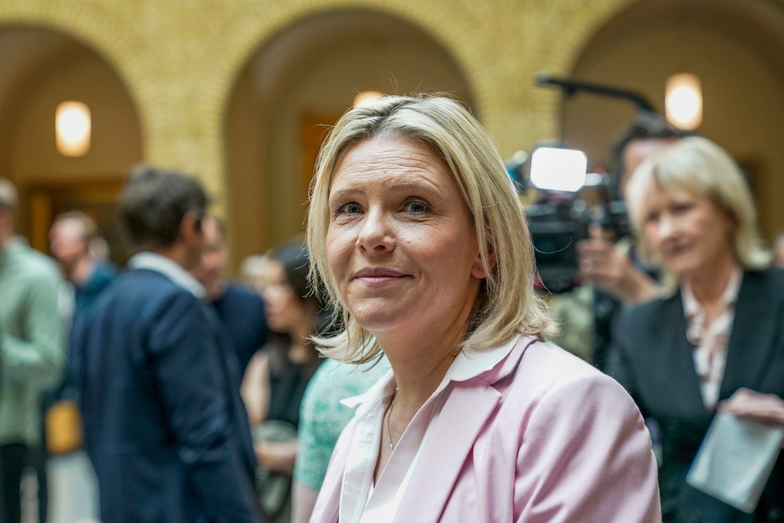 Frp-leder Sylvi Listhaug ber regjeringen kutte ut offentlig sløsing. Foto: Stian Lysberg Solum / NTB Frp-leder Sylvi Listhaug ber regjeringen kutte ut offentlig sløsing. Foto: Stian Lysberg Solum / NTB