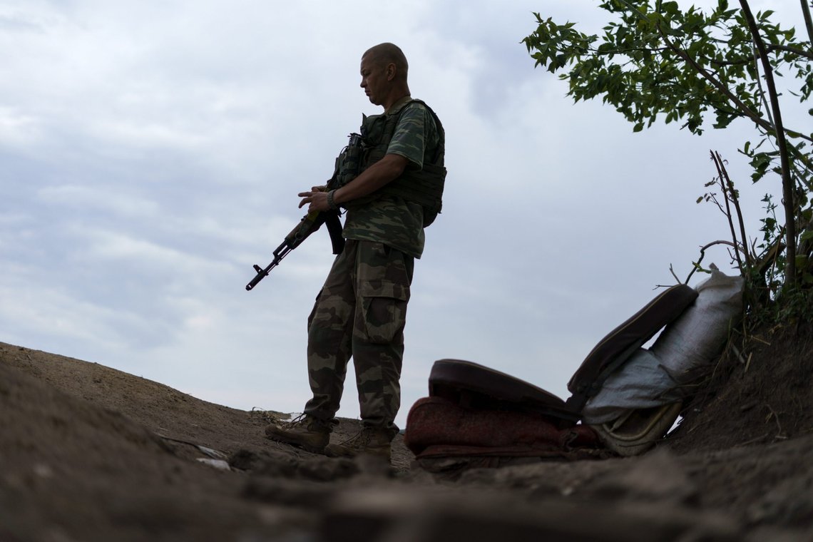 En ukrainsk soldat i utkanten av Slavjansk 5. august. Foto: David Goldman / AP / NTB En ukrainsk soldat i utkanten av Slavjansk 5. august. Foto: David Goldman / AP / NTB