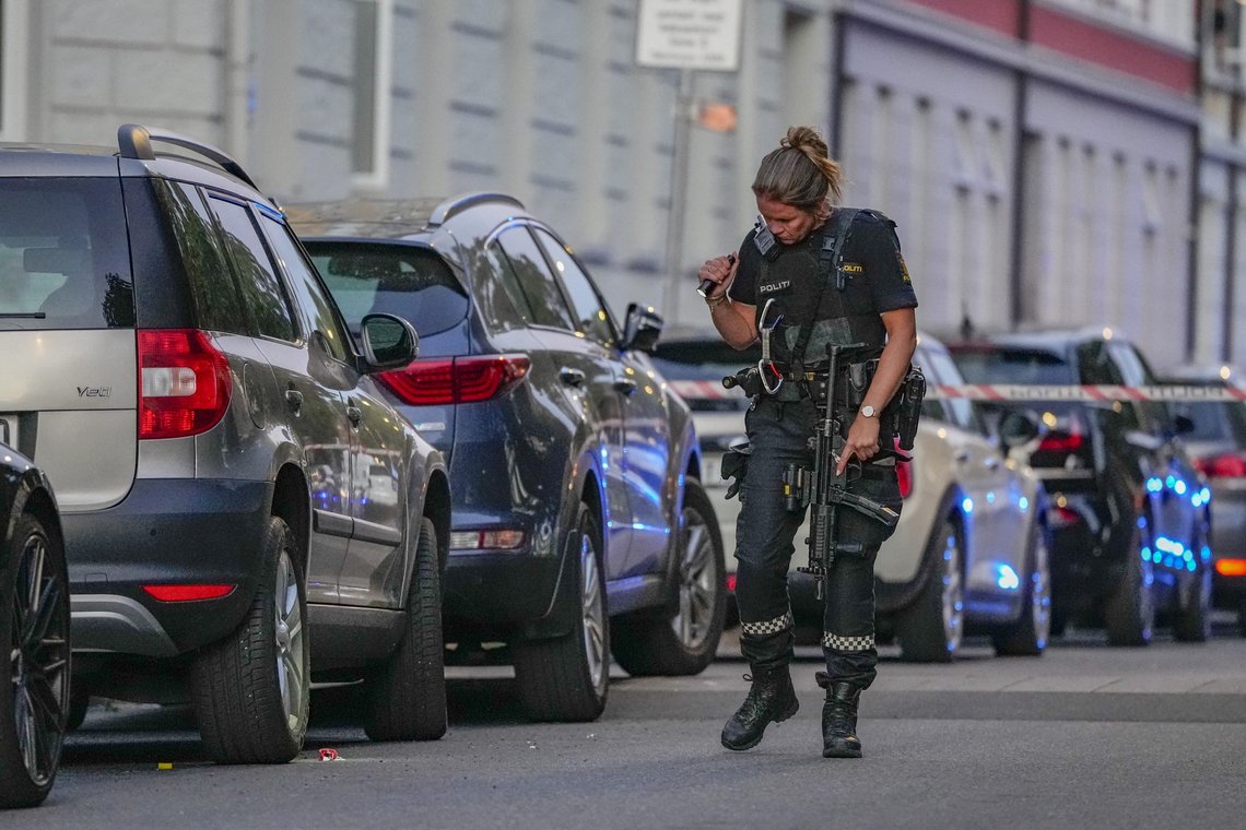 Politiet lette etter spor etter at det skal ha blitt avfyrt skudd på Torshov i Oslo tirsdag kveld. Foto: Beate Oma Dahle / NTB Politiet lette etter spor etter at det skal ha blitt avfyrt skudd på Torshov i Oslo tirsdag kveld. Foto: Beate Oma Dahle / NTB