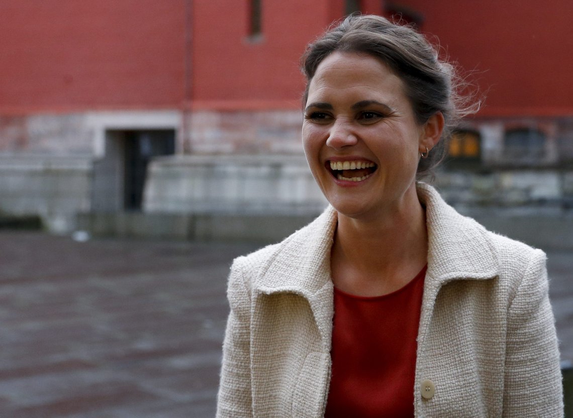 Kari Nessa Nordtun er ordfører i Stavanger leder av Aps energiutvalg som skal forme energipolitikken fort partiet i årene fremover. Sist uke tok hun til orde for å knytte Nord-Norge og Sør-Norge sammen til ett krfatrike. Hun kalte det radikalt. Forslaget falt, ikke uventet, kraftløst til jorden, også hos partiets sentrale ledelse, Foto: Jan Kåre Ness / NTB Kari Nessa Nordtun er ordfører i Stavanger leder av Aps energiutvalg som skal forme energipolitikken fort partiet i årene fremover. Sist uke tok hun til orde for å knytte Nord-Norge og Sør-Norge sammen til ett krfatrike. Hun kalte det radikalt. Forslaget falt, ikke uventet, kraftløst til jorden, også hos partiets sentrale ledelse, Foto: Jan Kåre Ness / NTB