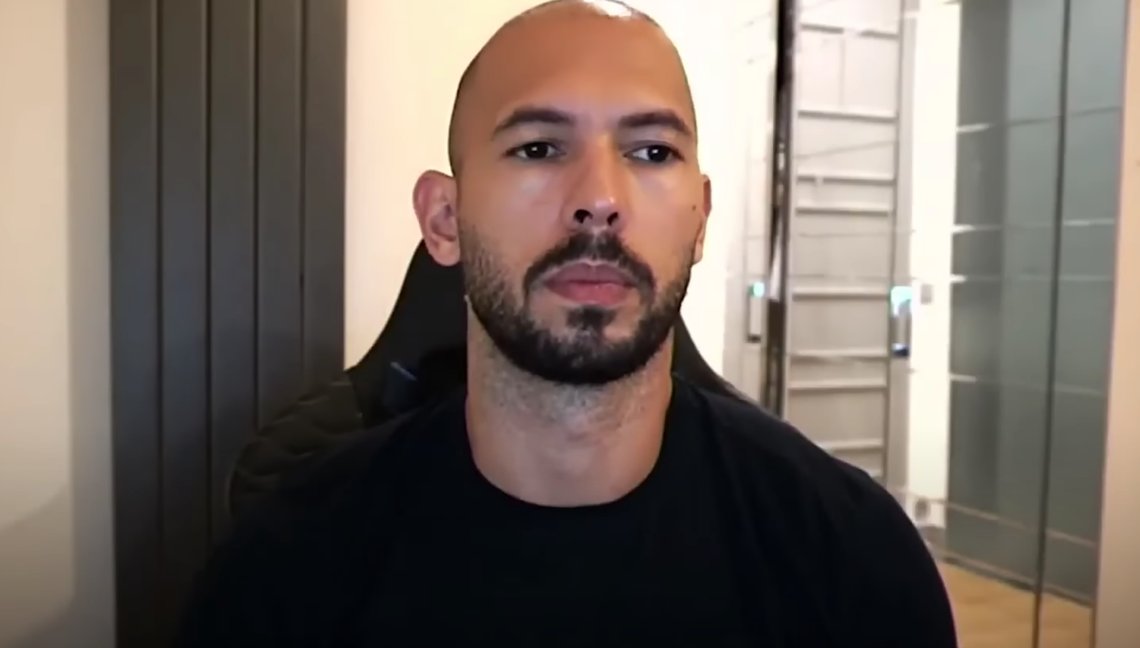 Andrew Tate er et SoMe-fenomen. Han ble enormt stor på Tik-Tok, inntil det ble for mye ukorrekt for Big Tech og de sparket ham ut.Men de sparker samtidig ut alle hans følgere og det vil ikke Big Tech forholde seg til. De tror de vinner ved å rense. Det fantes ingen bilder av Andrew Tate på AP, men Tucker har gjort et lang intervju. Som Tucker sier innledningsvis: Vi foretrekker å gå til kilden. Andrew Tate er et SoMe-fenomen. Han ble enormt stor på Tik-Tok, inntil det ble for mye ukorrekt for Big Tech og de sparket ham ut.Men de sparker samtidig ut alle hans følgere og det vil ikke Big Tech forholde seg til. De tror de vinner ved å rense. Det fantes ingen bilder av Andrew Tate på AP, men Tucker har gjort et lang intervju. Som Tucker sier innledningsvis: Vi foretrekker å gå til kilden.