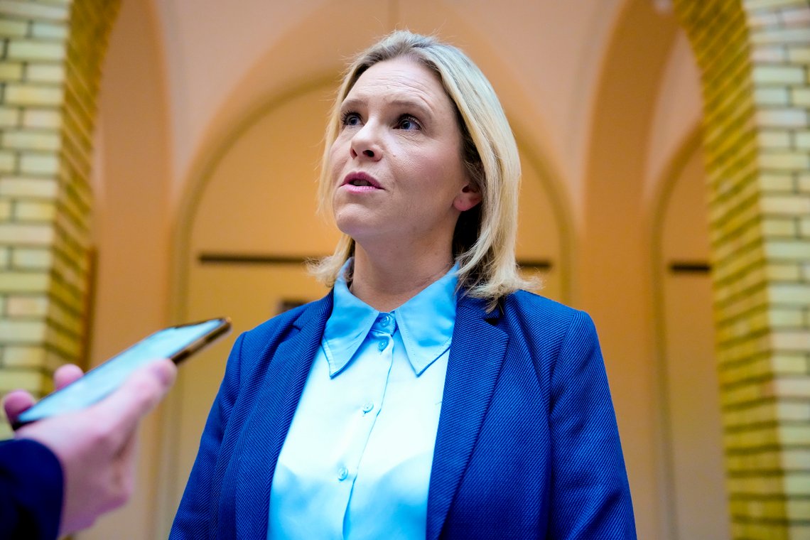Sylvi Listhaug (Frp) på Stortinget etter dagens møte om strømkrisen.
Foto: Beate Oma Dahle / NTB Sylvi Listhaug (Frp) på Stortinget etter dagens møte om strømkrisen.
Foto: Beate Oma Dahle / NTB
