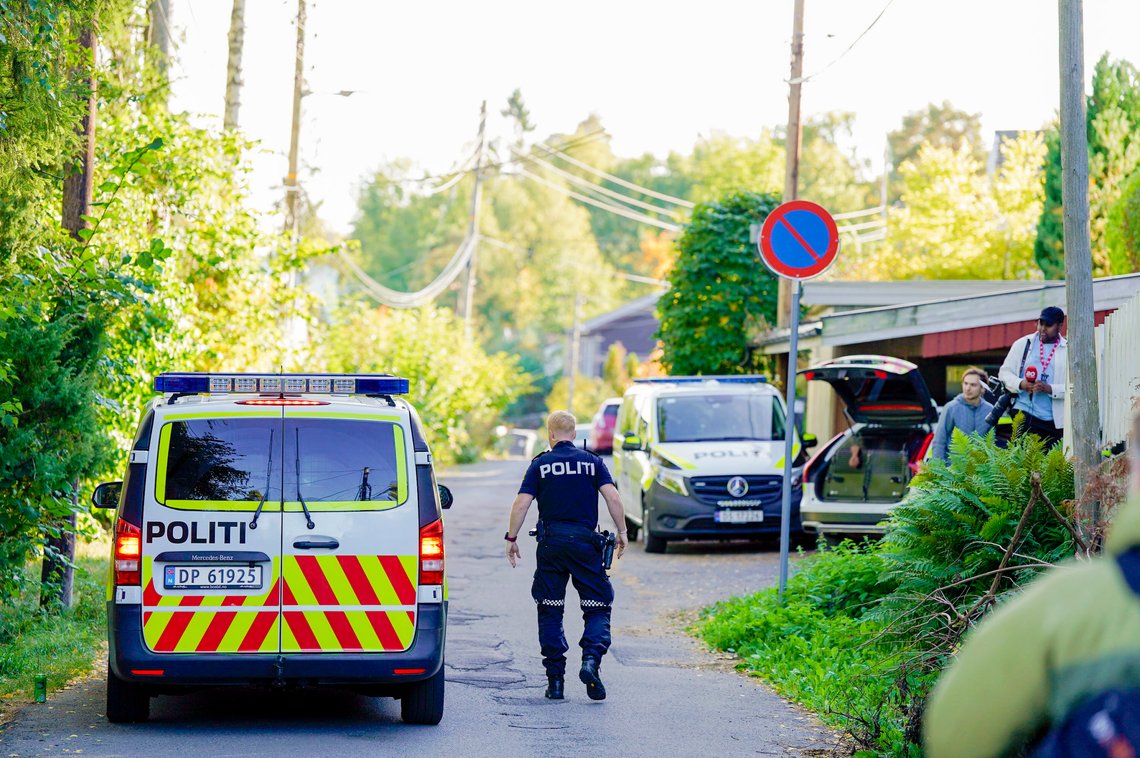 Politiet har pågrepet to personer etter melding om at det ble løsnet skudd i Prinsdal i Oslo onsdag ettermiddag. Foto: Heiko Junge / NTB Politiet har pågrepet to personer etter melding om at det ble løsnet skudd i Prinsdal i Oslo onsdag ettermiddag. Foto: Heiko Junge / NTB