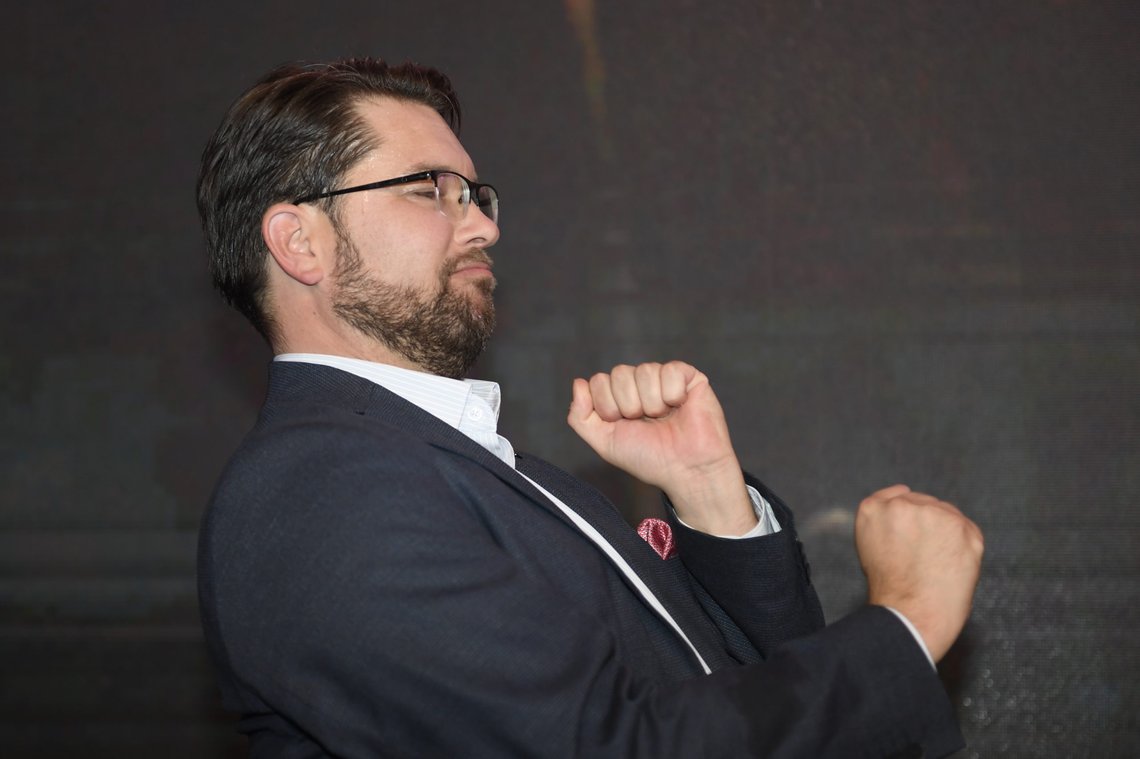 Sverigedemokraternas partileder Jimmie Åkesson utropes til vinner av valget av svenske aviser. Foto: Maja Suslin / TT / NTB Sverigedemokraternas partileder Jimmie Åkesson utropes til vinner av valget av svenske aviser. Foto: Maja Suslin / TT / NTB