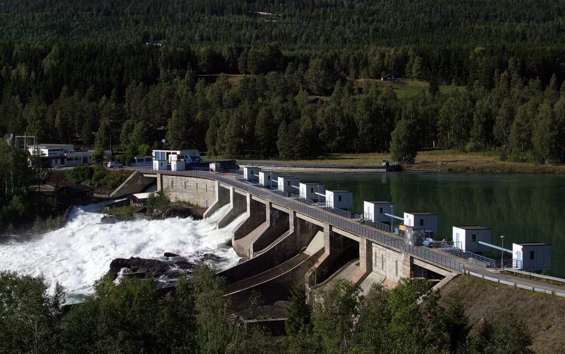 Er det på tide å nasjonalisere kraftverkene? Bildet er av Hunderfossen kraftverk i Gudbrandsdalen.
Foto: Paul Kleiven / NTB . Er det på tide å nasjonalisere kraftverkene? Bildet er av Hunderfossen kraftverk i Gudbrandsdalen.
Foto: Paul Kleiven / NTB .