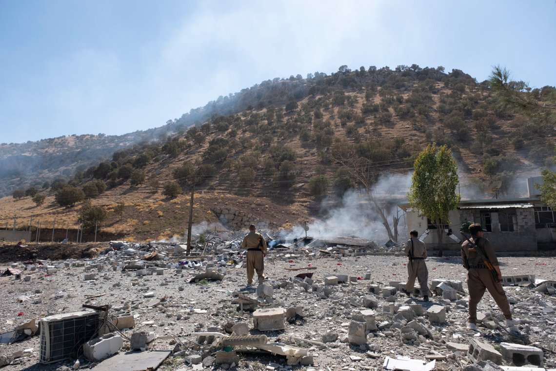 Bildet er fra tirsdagens iranske droneangrep mot den kurdisk-irakske byen Zrgoiz, mindre enn to mil øst for storbyen Sulaymaniya, nord i Irak. Minst 13 personer ble drept i onsdagens angrep. Foto: Ala Hoshyar, Metrography / AP / NTB Bildet er fra tirsdagens iranske droneangrep mot den kurdisk-irakske byen Zrgoiz, mindre enn to mil øst for storbyen Sulaymaniya, nord i Irak. Minst 13 personer ble drept i onsdagens angrep. Foto: Ala Hoshyar, Metrography / AP / NTB