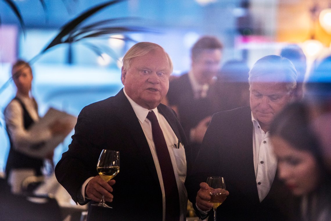John Fredriksen er øverst på Kapitals liste over Norges 400 rikeste for 20. år på rad. Her er han fotografert under sin årlige julelunsj for venner og familie på Theatercaféen i 2019. Foto: Ole Berg Rusten / NTB John Fredriksen er øverst på Kapitals liste over Norges 400 rikeste for 20. år på rad. Her er han fotografert under sin årlige julelunsj for venner og familie på Theatercaféen i 2019. Foto: Ole Berg Rusten / NTB
