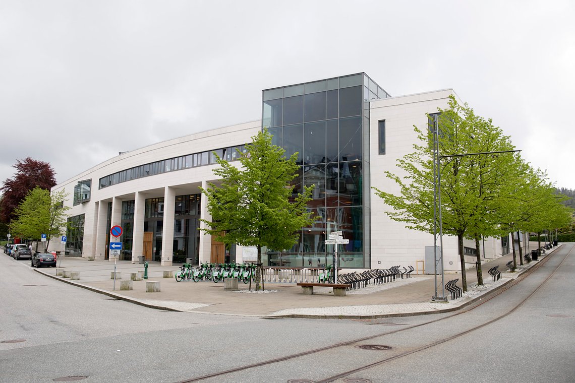 Universitetet i Bergen vil få en strømutgift neste år på 200 millioner kroner. Det er 140 millioner mer enn de vel 60 millionene universitetet budsjetterte med i 2022. Foto: Marit Hommedal / NTB Universitetet i Bergen vil få en strømutgift neste år på 200 millioner kroner. Det er 140 millioner mer enn de vel 60 millionene universitetet budsjetterte med i 2022. Foto: Marit Hommedal / NTB