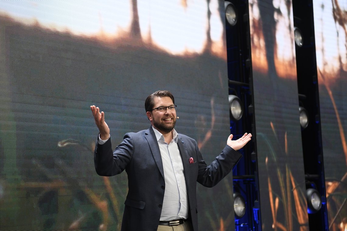 Sverigedemokraternas partileder Jimmie Åkesson jublet valgnatten. Optimismen blir nok enda større når han studerer resultatene blant unge svensker. Foto: Maja Suslin / TT / NTB Sverigedemokraternas partileder Jimmie Åkesson jublet valgnatten. Optimismen blir nok enda større når han studerer resultatene blant unge svensker. Foto: Maja Suslin / TT / NTB