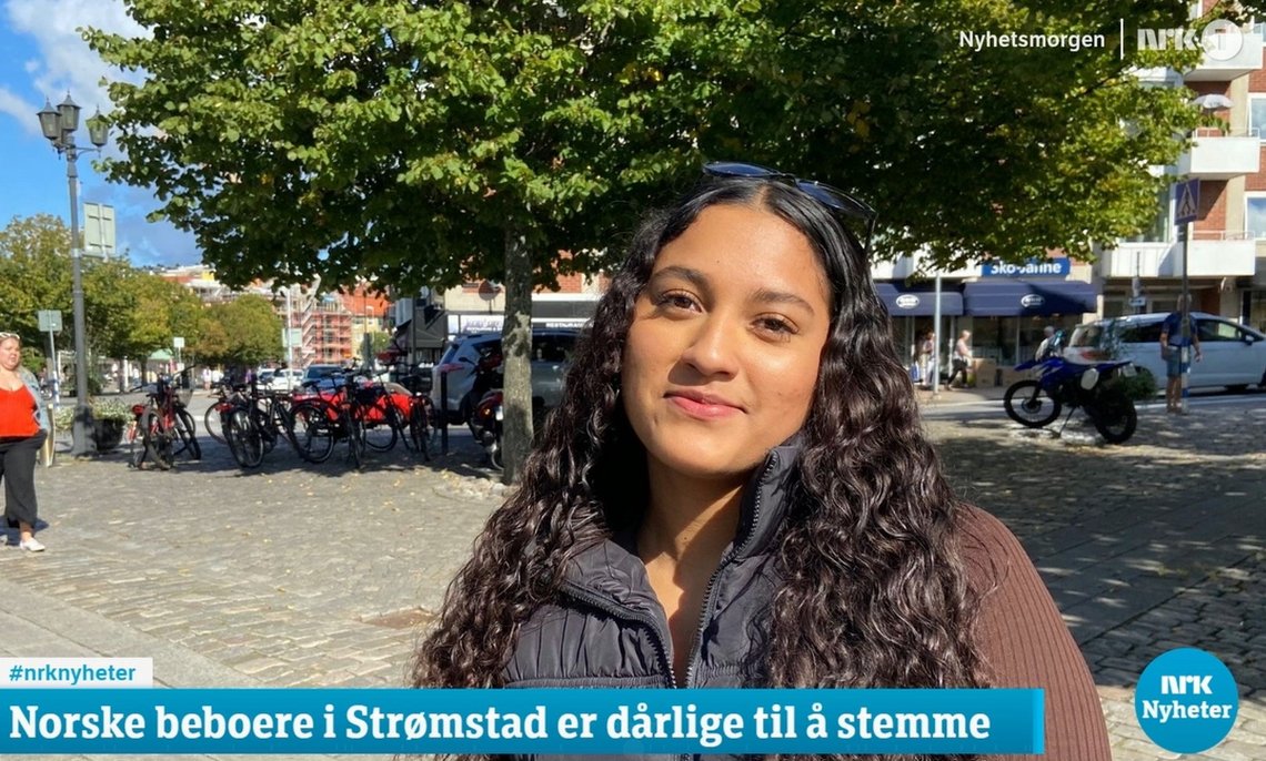 Andrea Guiterrez bor i Strømstad og sier til NRK at hun vil stemme på Sverigedemokraterna på grunn av deres kriminalpollitikk. Det fikk reporter Lars Håkon Pedersen til å utbryte: – Stemmer du på SD, selv om du er innvandrer selv?! Skjermdump: NRK Nyhetsmorgen Andrea Guiterrez bor i Strømstad og sier til NRK at hun vil stemme på Sverigedemokraterna på grunn av deres kriminalpollitikk. Det fikk reporter Lars Håkon Pedersen til å utbryte: – Stemmer du på SD, selv om du er innvandrer selv?! Skjermdump: NRK Nyhetsmorgen