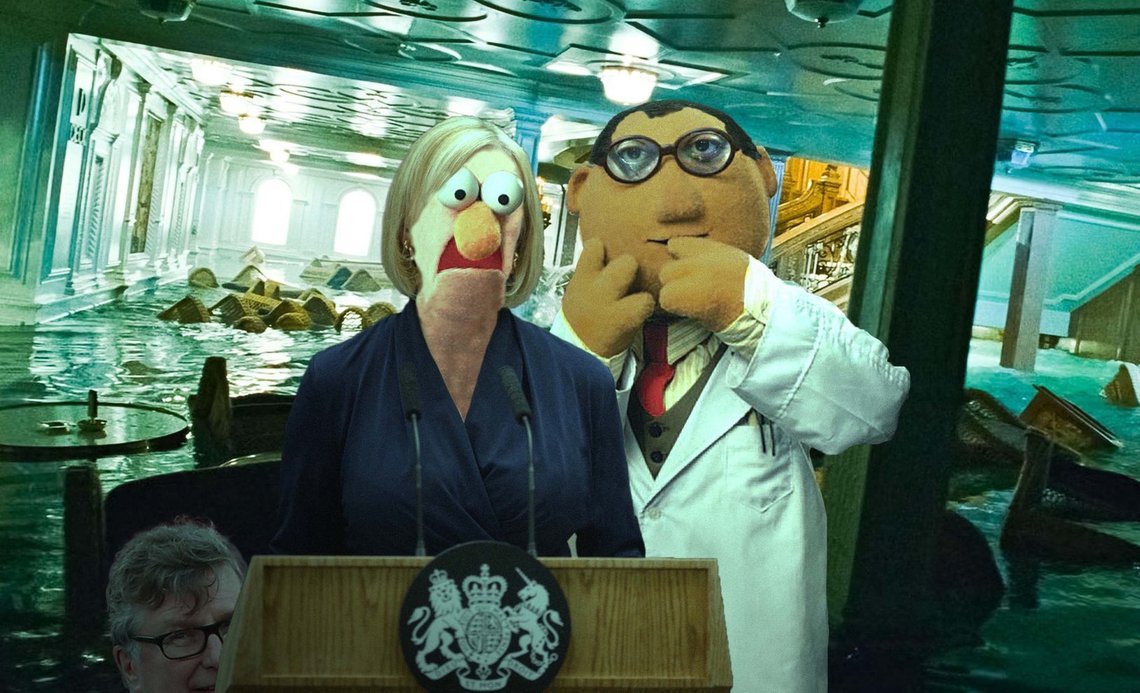 Twitter: Cold War Steve, Liz Truss og Kwasi Kwarteng på et synkende Titanic.. Twitter: Cold War Steve, Liz Truss og Kwasi Kwarteng på et synkende Titanic..