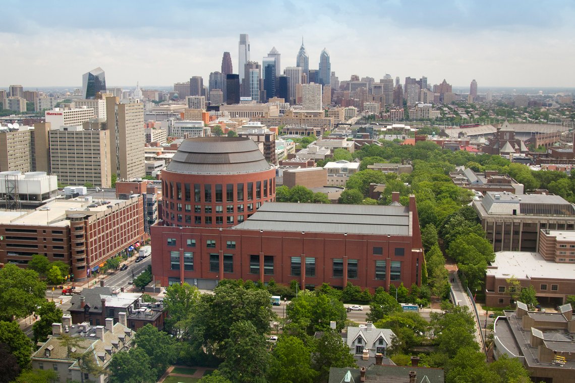 The Wharton School, som er en del av University of Pennsylvania, regnes som kanskje verdens beste økonomiske høyskole. Men nå velger skolen woke. Foto: WestCoastivieS / CC0 / Wikipedia. The Wharton School, som er en del av University of Pennsylvania, regnes som kanskje verdens beste økonomiske høyskole. Men nå velger skolen woke. Foto: WestCoastivieS / CC0 / Wikipedia.