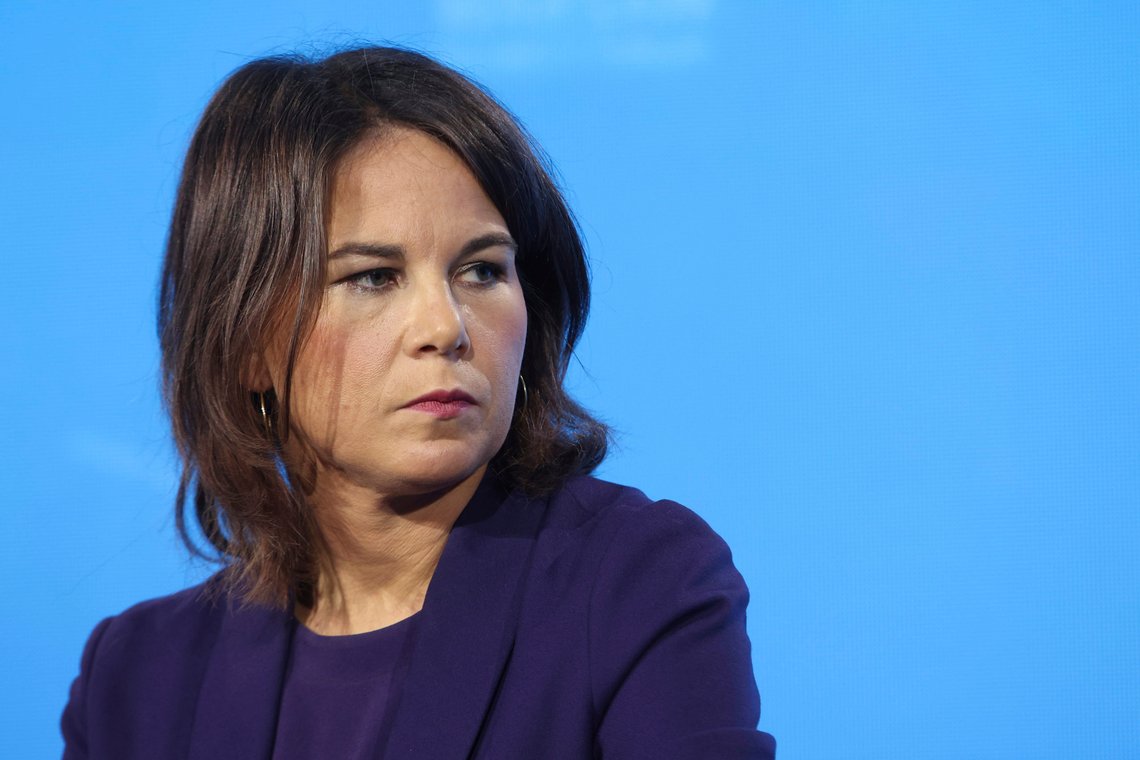 Tyskland har hentet hjem flere personer de mener dro til Syria for å slutte seg til IS, samt barna deres. Kvinnene og en mann som var elleve år da han ble tatt med til Syria, ble pågrepet ved ankomst i Tyskland, sier utenriksminister Annalena Baerbock. Foto: Michal Dyjuk / AP / NTB Tyskland har hentet hjem flere personer de mener dro til Syria for å slutte seg til IS, samt barna deres. Kvinnene og en mann som var elleve år da han ble tatt med til Syria, ble pågrepet ved ankomst i Tyskland, sier utenriksminister Annalena Baerbock. Foto: Michal Dyjuk / AP / NTB