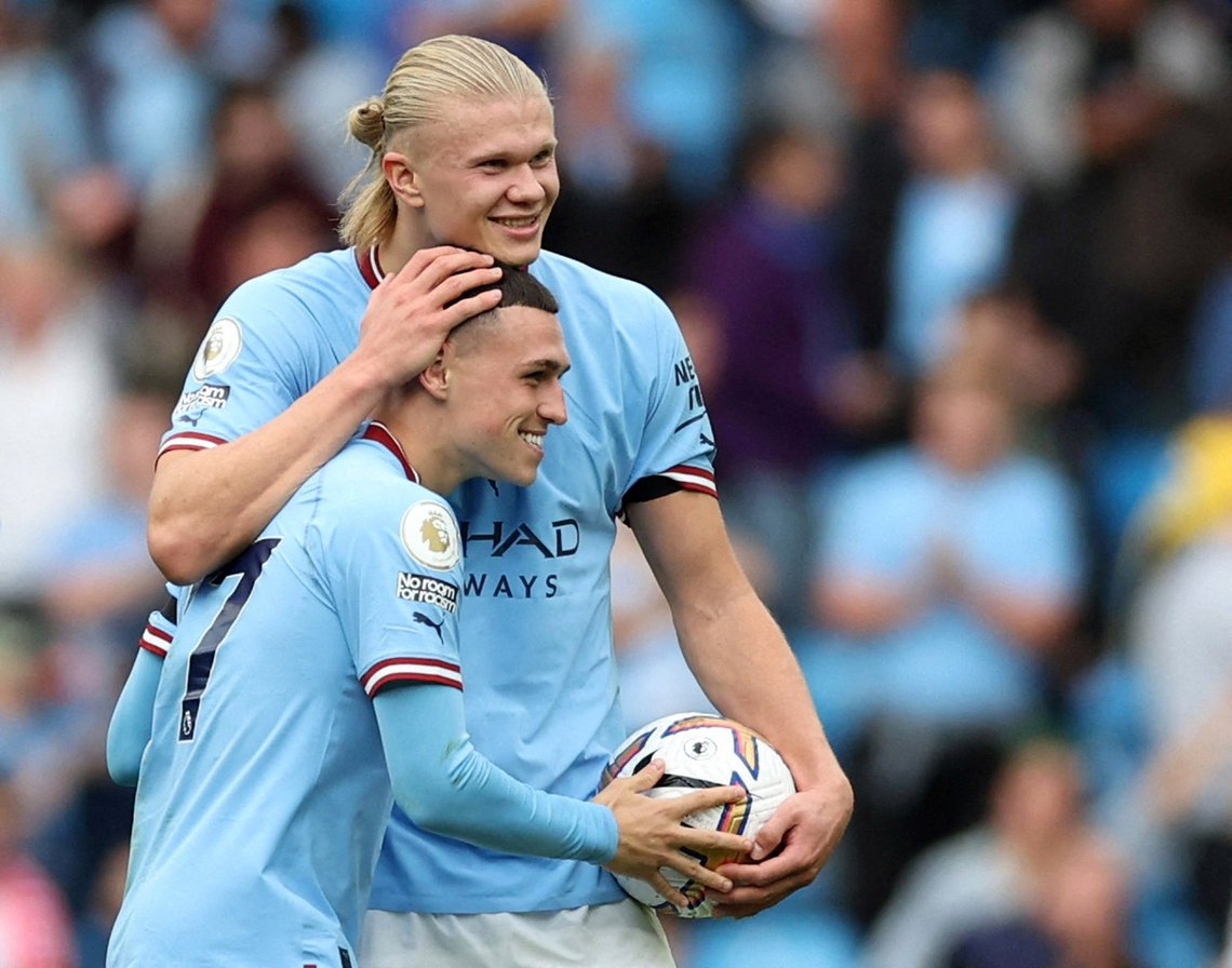 Phil Foden og Erling Braut Haaland var de store heltene med hvert sitt hattrick i lokaloppgjøret mellom Manchester City og erkefienden Manchester United. Foto: Reuters/ Carl Recine/ NTB Phil Foden og Erling Braut Haaland var de store heltene med hvert sitt hattrick i lokaloppgjøret mellom Manchester City og erkefienden Manchester United. Foto: Reuters/ Carl Recine/ NTB