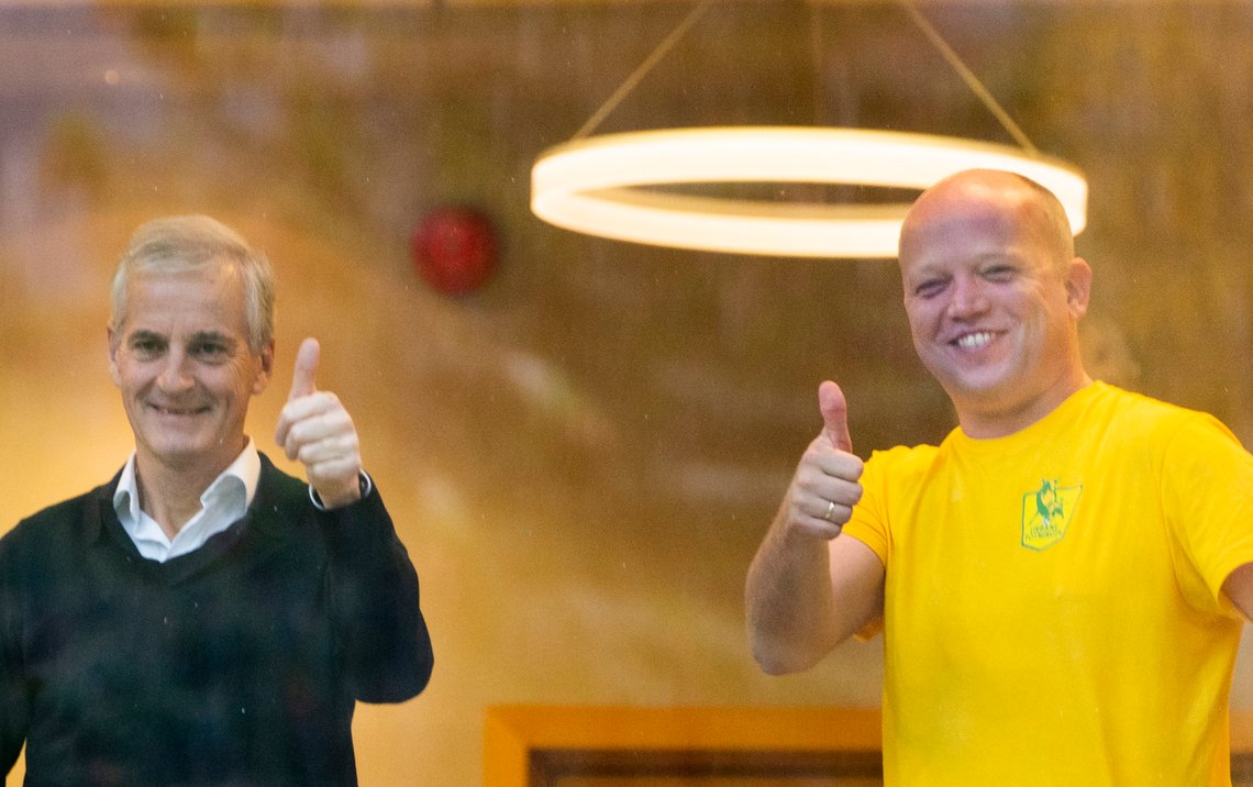 Støre beskriver Vedum som en kamerat, og sier at samarbeidet er «nært og fortrolig». Her fra Hurdals-forhandlingene. Foto: Terje Pedersen / NTB Støre beskriver Vedum som en kamerat, og sier at samarbeidet er «nært og fortrolig». Her fra Hurdals-forhandlingene. Foto: Terje Pedersen / NTB