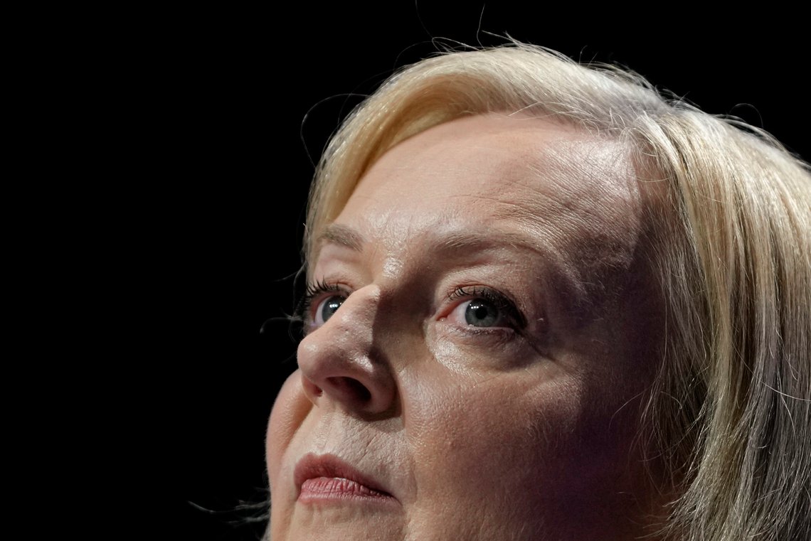 Inflasjonen i Storbritannia øker igjen og passerte i september 10 prosent, noe som er dårlig nytt for landets fra før hardt pressede statsminister Liz Truss, som i løpet av halvannen måned har rukket å bli den mest upopulære statsministeren i britisk historie. Foto: AP / NTB Inflasjonen i Storbritannia øker igjen og passerte i september 10 prosent, noe som er dårlig nytt for landets fra før hardt pressede statsminister Liz Truss, som i løpet av halvannen måned har rukket å bli den mest upopulære statsministeren i britisk historie. Foto: AP / NTB