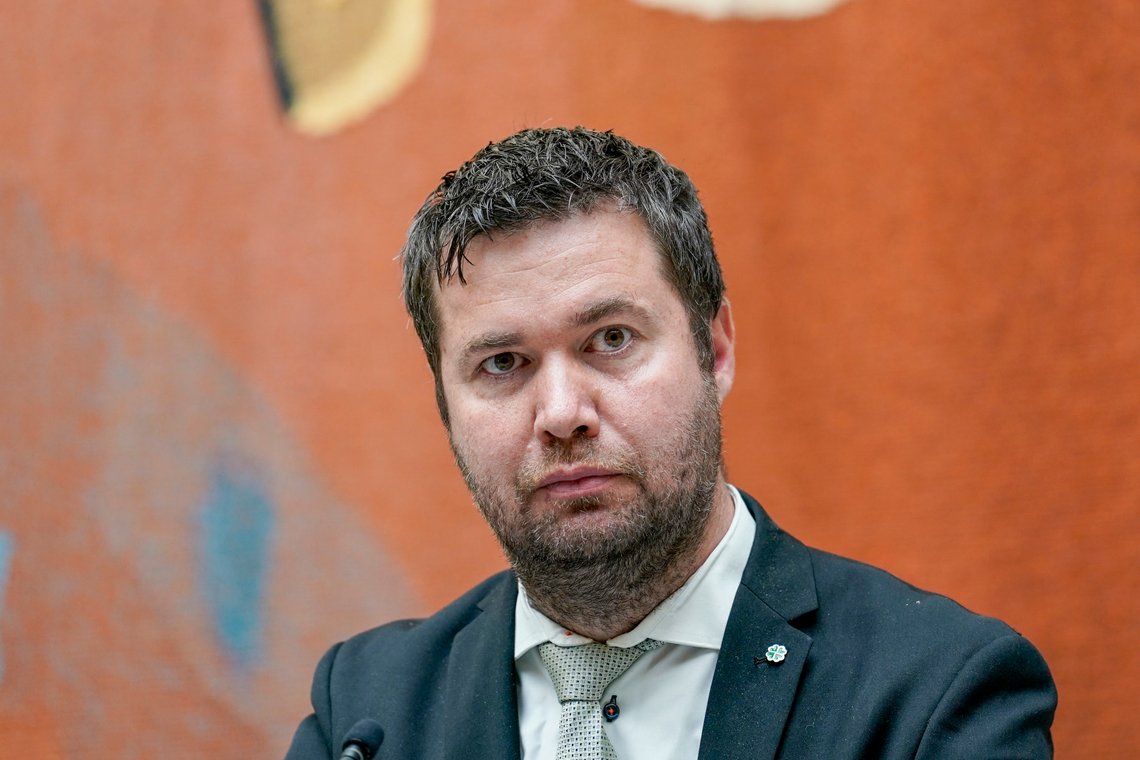 Lakseskatten kommer, og lobbyistene vil ikke klare å stanse planene, ifølge Senterpartiets finanstalsperson Geir Pollestad. Foto: Stian Lysberg Solum / NTB Lakseskatten kommer, og lobbyistene vil ikke klare å stanse planene, ifølge Senterpartiets finanstalsperson Geir Pollestad. Foto: Stian Lysberg Solum / NTB