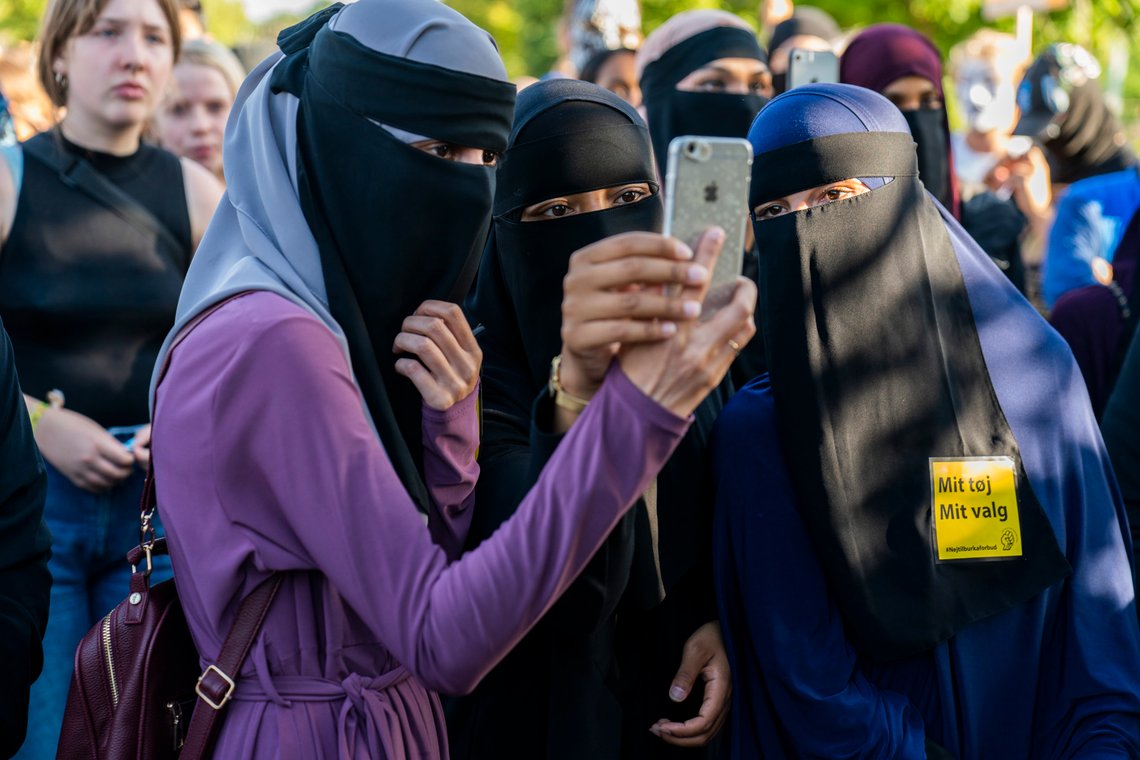 FORBY: KrF følger etter FrP, og sier de vil forby burka og niqab. De etterlyser at Høyre og Sp kommer etter i saken. (Martin Sylvest/Ritzau Scanpix via AP) FORBY: KrF følger etter FrP, og sier de vil forby burka og niqab. De etterlyser at Høyre og Sp kommer etter i saken. (Martin Sylvest/Ritzau Scanpix via AP)