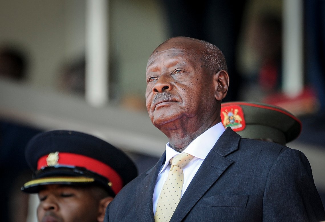 Ugandas president Yoweri Museveni gir ordre om strenge tiltak i to av landets distrikter der det er utbrudd av ebola. Foto: John Muchucha, AP / NTB. Ugandas president Yoweri Museveni gir ordre om strenge tiltak i to av landets distrikter der det er utbrudd av ebola. Foto: John Muchucha, AP / NTB.