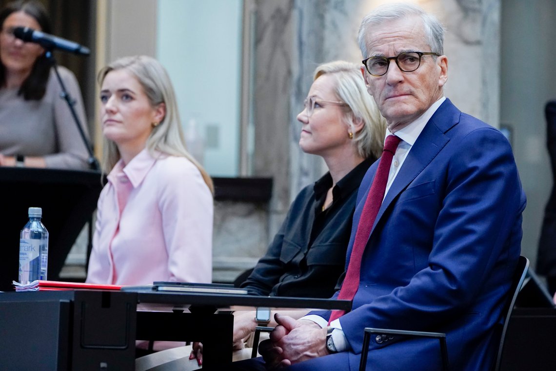 Helseminister Ingvild Kjerkol (Ap) har satt ned åtte offentlige utvalg etter at hun tok over for Bent Høie (H) i fjor høst. Har lytter hun til presentasjonen av koronakommisjonens rapport i april, sammen med statsminister Jonas Gahr Støre (Ap) og justisminister Emilie Enger Mehl (Sp). Foto: Håkon Mosvold Larsen / NTB Helseminister Ingvild Kjerkol (Ap) har satt ned åtte offentlige utvalg etter at hun tok over for Bent Høie (H) i fjor høst. Har lytter hun til presentasjonen av koronakommisjonens rapport i april, sammen med statsminister Jonas Gahr Støre (Ap) og justisminister Emilie Enger Mehl (Sp). Foto: Håkon Mosvold Larsen / NTB
