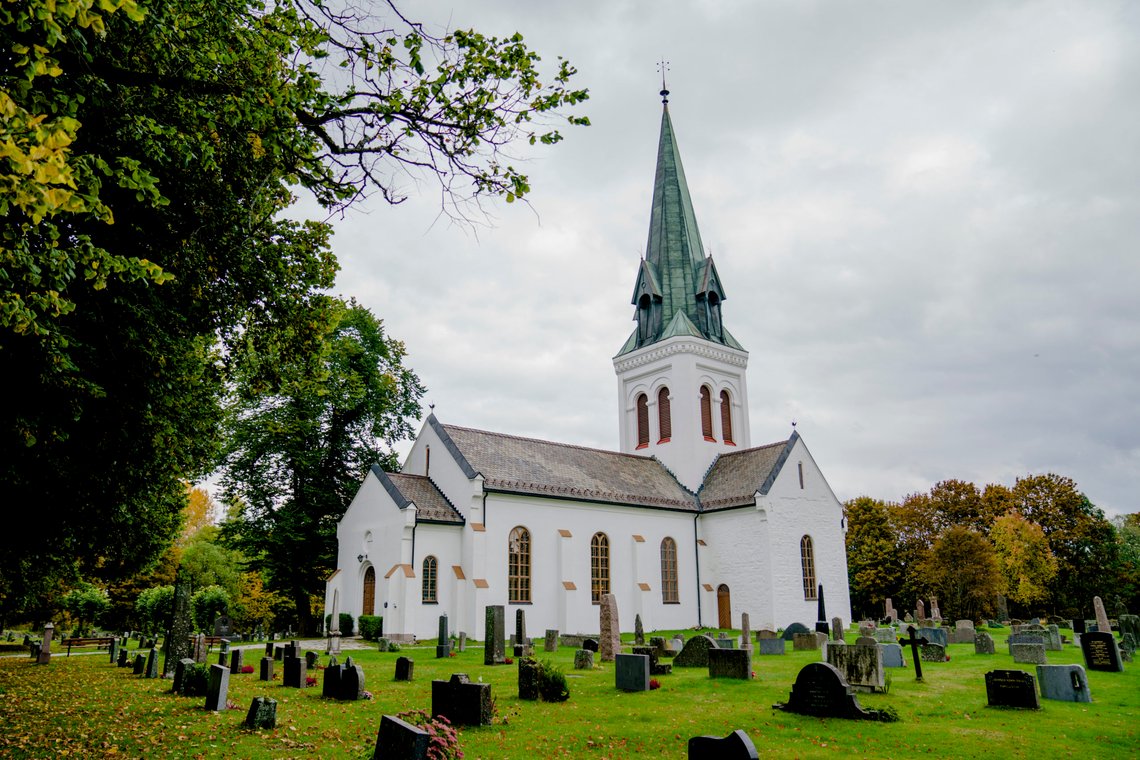 Kirkerådet frykter at begravelser må flyttes eller avlyses, og kirker må ty til oppsigelser hvis ikke strømstøtteordningen utvides til å omfatte også Den norske kirke. Illustrasjonsfoto: Stian Lysberg Solum / NTB Kirkerådet frykter at begravelser må flyttes eller avlyses, og kirker må ty til oppsigelser hvis ikke strømstøtteordningen utvides til å omfatte også Den norske kirke. Illustrasjonsfoto: Stian Lysberg Solum / NTB