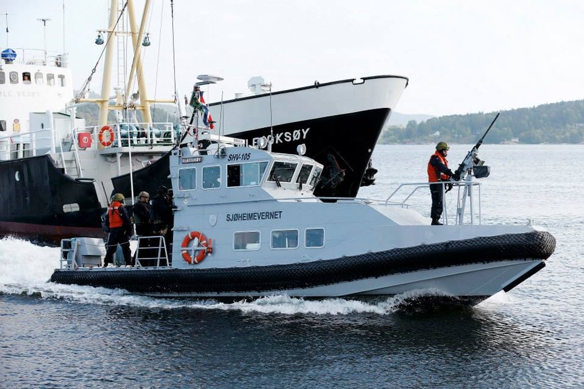 Her er Sjøheimevernets innsatsstyrke Bundle fra Oslo og Akershus (HV-02) ute i fartøyet «Slåtterøy SHV-105» i 2014. De sørget også for sikring av havneområdet. Foto: Torbjørn Kjosvold, Forsvarets mediesenter Her er Sjøheimevernets innsatsstyrke Bundle fra Oslo og Akershus (HV-02) ute i fartøyet «Slåtterøy SHV-105» i 2014. De sørget også for sikring av havneområdet. Foto: Torbjørn Kjosvold, Forsvarets mediesenter