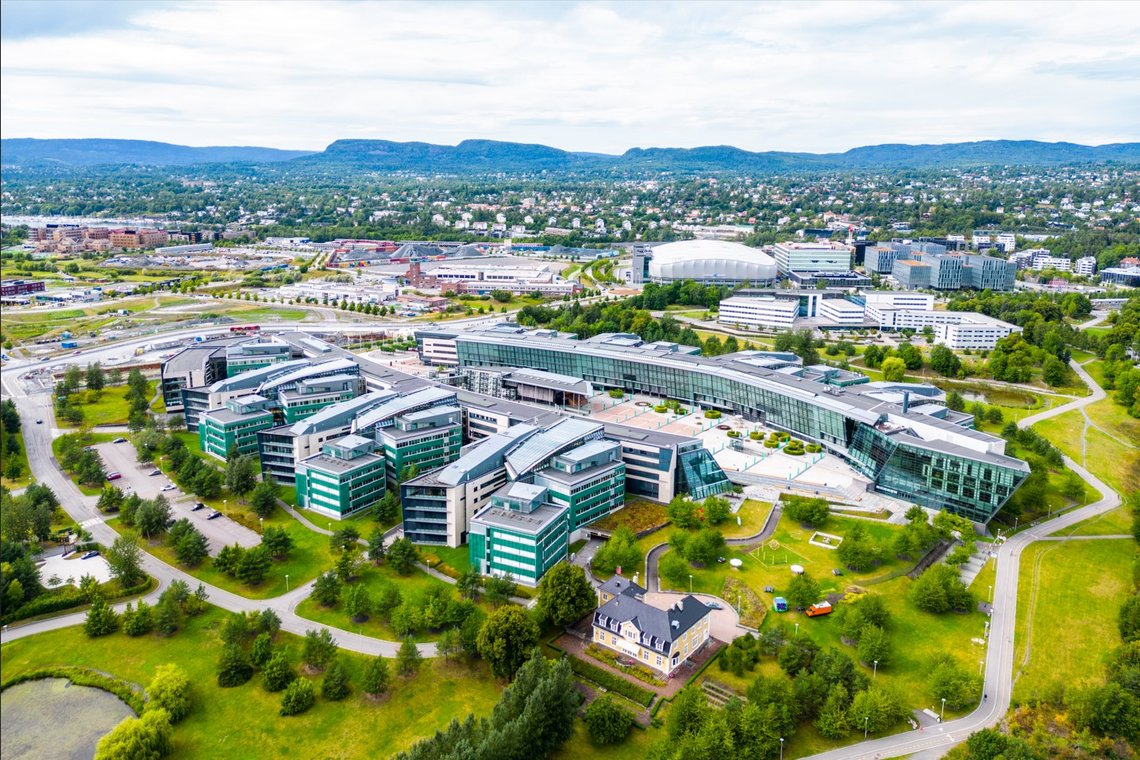 Telenor har solgt deler av sitt nyetablerte fiberselskap. Her er Telenor-bygget på Fornebu i Bærum. Foto: Håkon Mosvold Larsen / NTB Telenor har solgt deler av sitt nyetablerte fiberselskap. Her er Telenor-bygget på Fornebu i Bærum. Foto: Håkon Mosvold Larsen / NTB