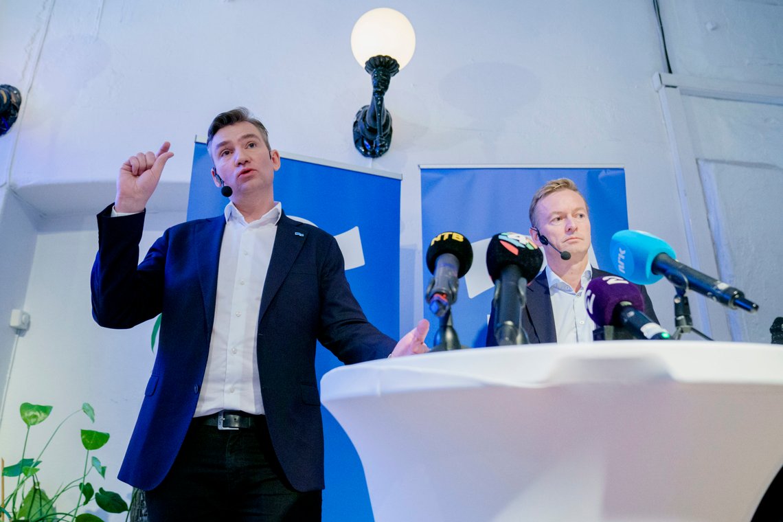 Høyres nestleder Henrik Asheim og finanspolitisk Helge Orten la fram Høyres alternative statsbudsjett tirsdag. Foto: Stian Lysberg Solum / NTB Høyres nestleder Henrik Asheim og finanspolitisk Helge Orten la fram Høyres alternative statsbudsjett tirsdag. Foto: Stian Lysberg Solum / NTB